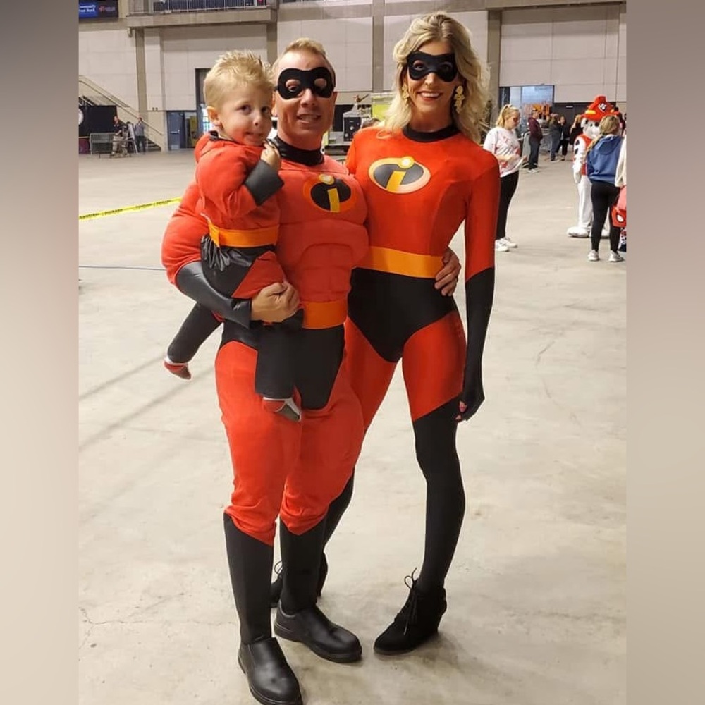 Women’s Incredibles jumpsuit costume